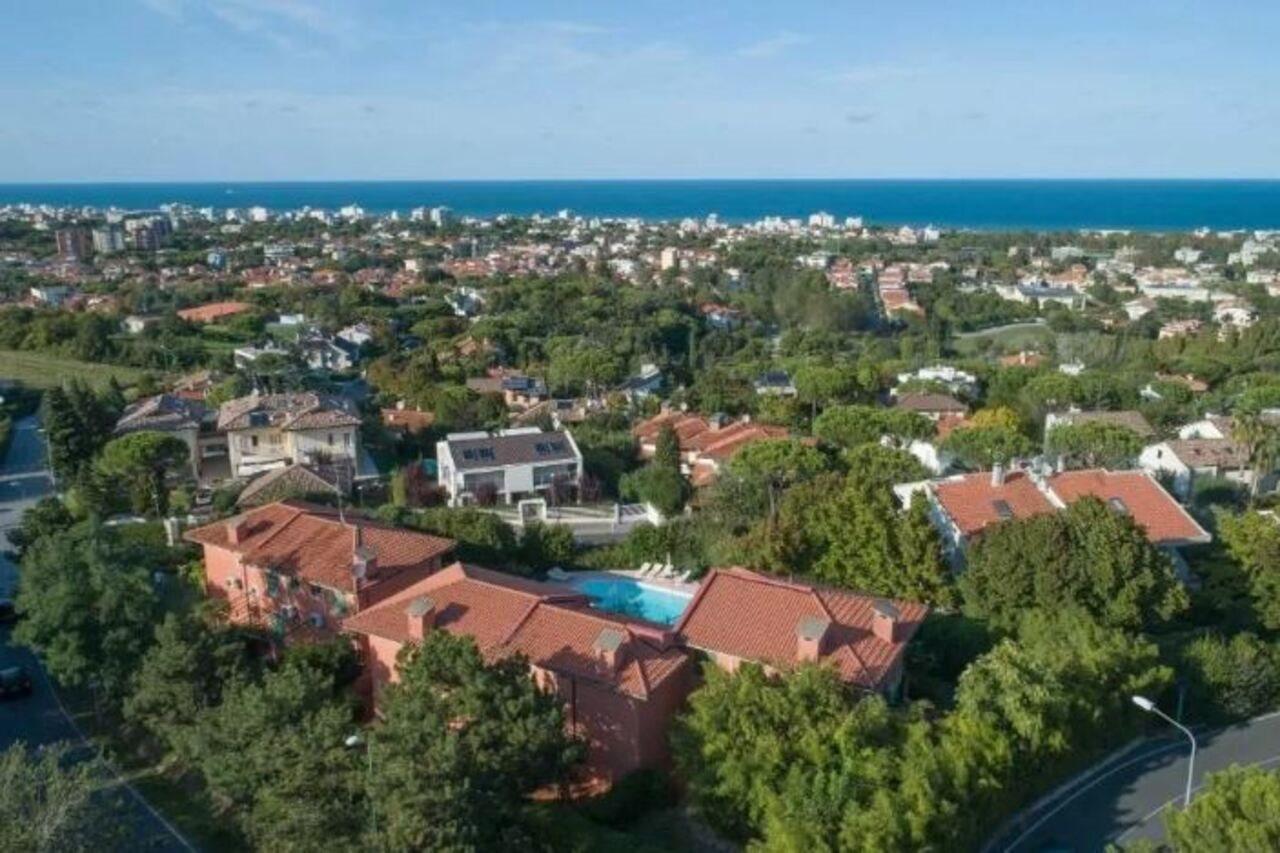 الشقق الفندقية ريتشونيفي  Residenze Al Colle Dei Pini المظهر الخارجي الصورة