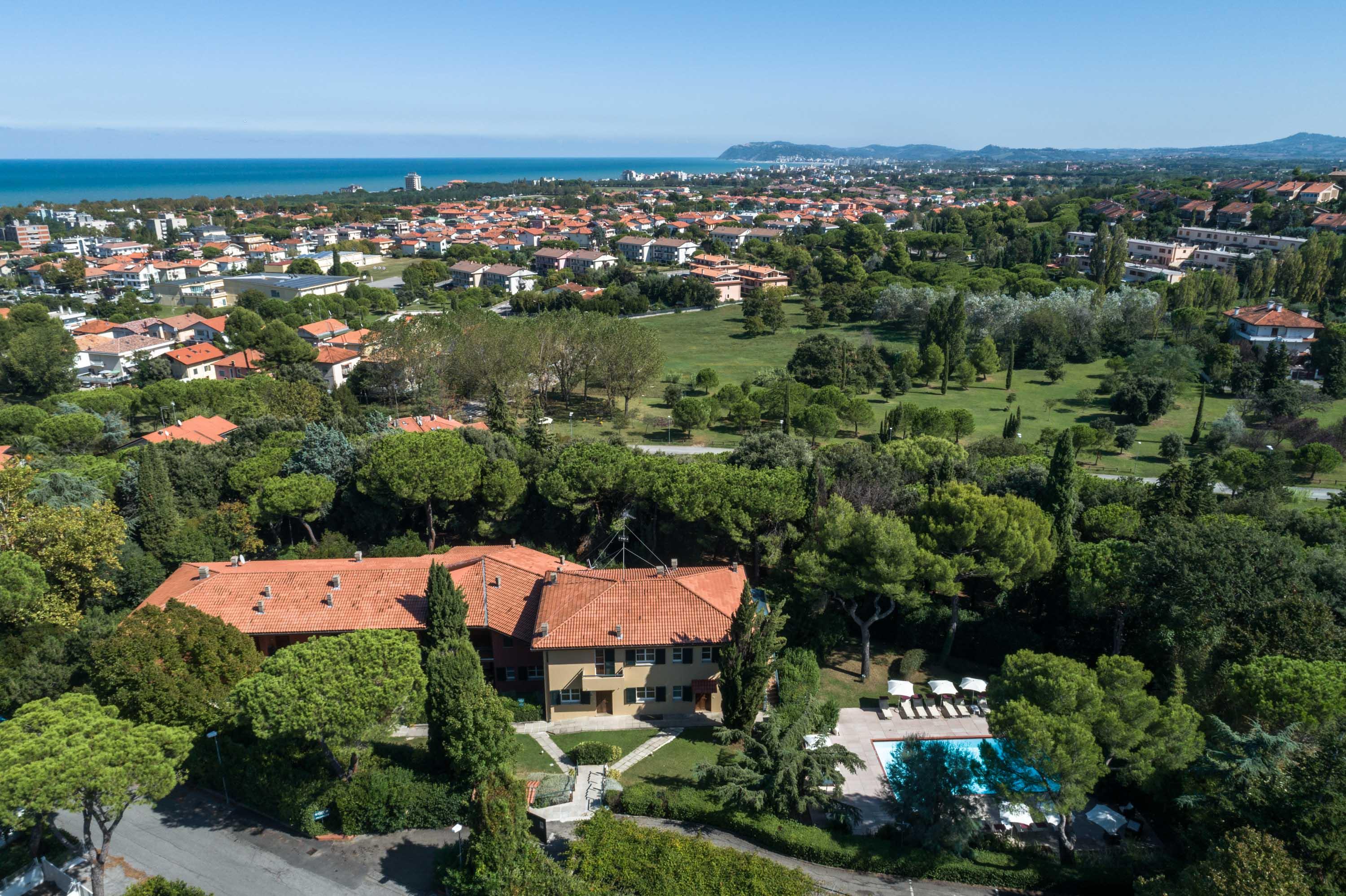 الشقق الفندقية ريتشونيفي  Residenze Al Colle Dei Pini المظهر الخارجي الصورة