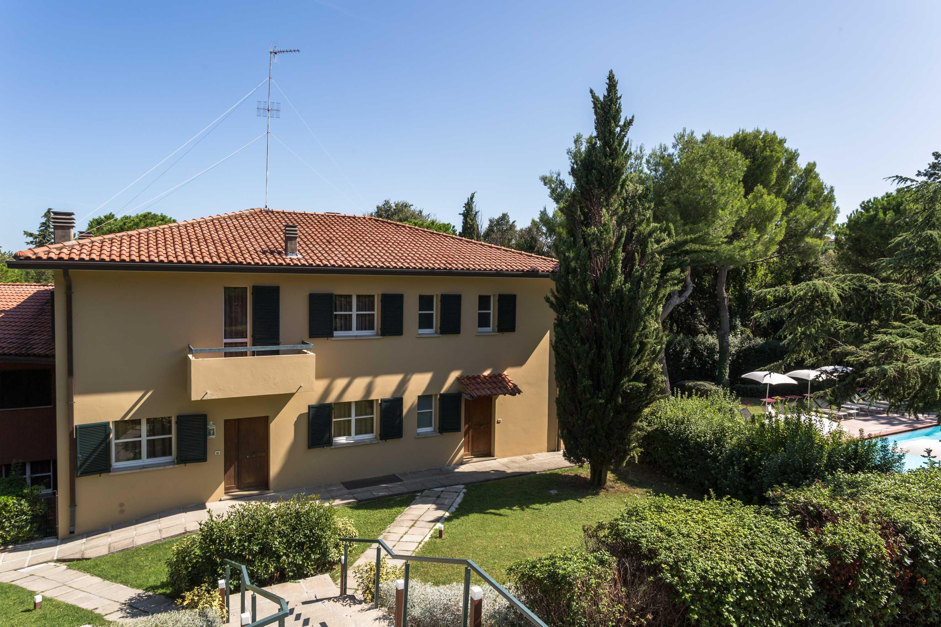 الشقق الفندقية ريتشونيفي  Residenze Al Colle Dei Pini المظهر الخارجي الصورة
