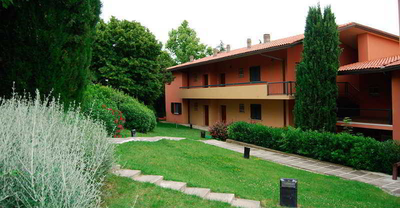 الشقق الفندقية ريتشونيفي  Residenze Al Colle Dei Pini المظهر الخارجي الصورة