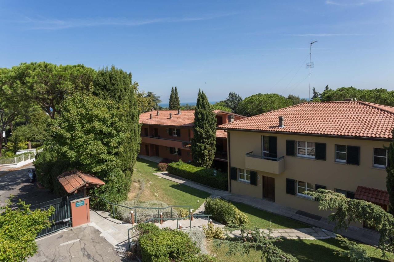 الشقق الفندقية ريتشونيفي  Residenze Al Colle Dei Pini المظهر الخارجي الصورة